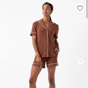 Bamboo Rib-Knit Short Sleeve Pajama Set
Color: spice
NWT!!